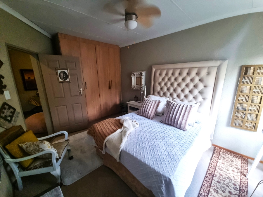 4 Bedroom Property for Sale in Boschdal North West